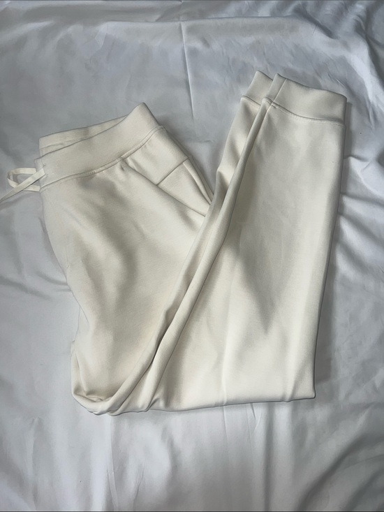 lululemon athletica Other - lululemon athletica Smooth Spacer Jogger in cream